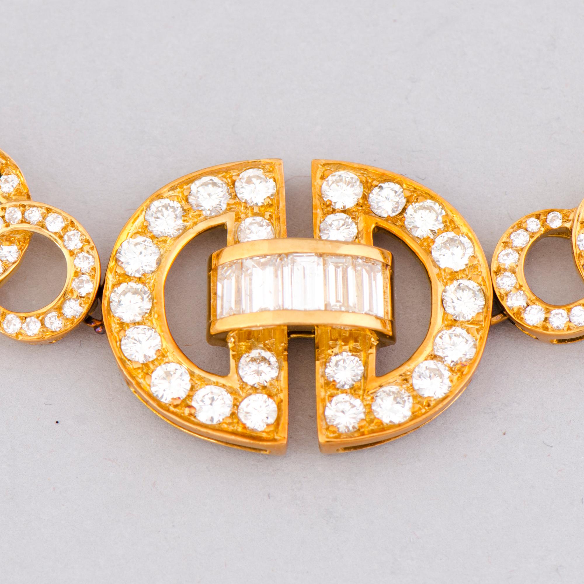 A NECKLACE, brilliant and baguette cut diamonds, 18K gold. Italy.