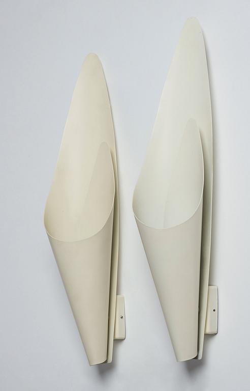 Harald Elof Notini, a pair of wall sconces, model "8753", Arvid Böhlmarks Lampvarufabrik, Stockholm 1950's.