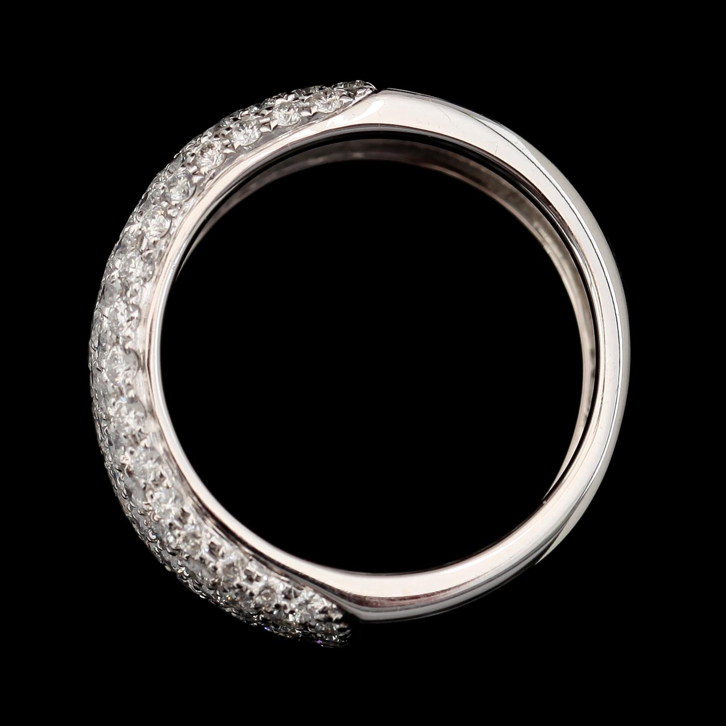 RING, 18K vitguld, diamanter tot ca 1.80 ct.