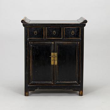 A Chinese cabinet, 20th century.