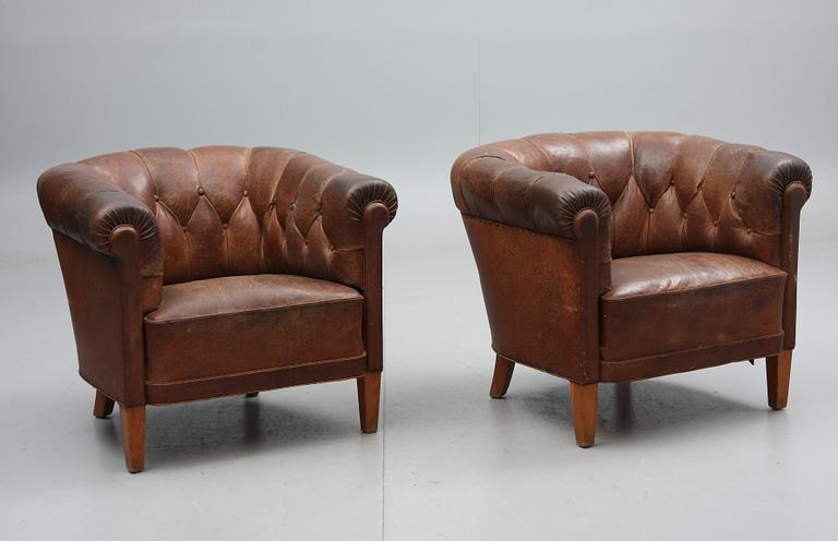 FÅTÖLJER, ett par, 1900-tal.