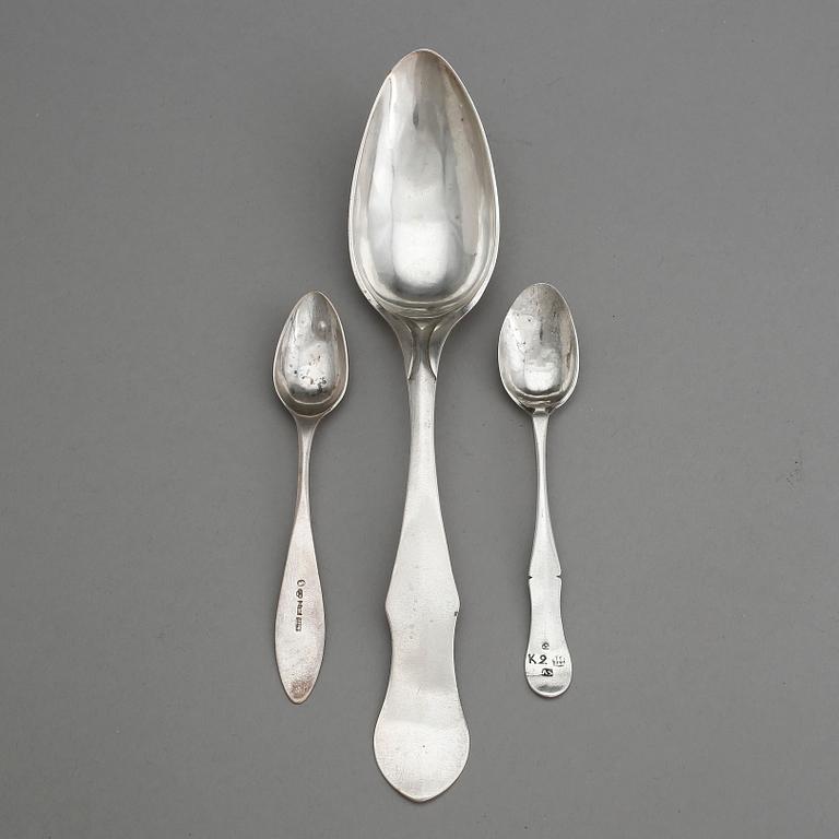 SKED OCH TESKEDAR, 2 st, silver. Bla Gustaf Henrik Sidwall, Norrköping, 1802, vikt ca 66 g.