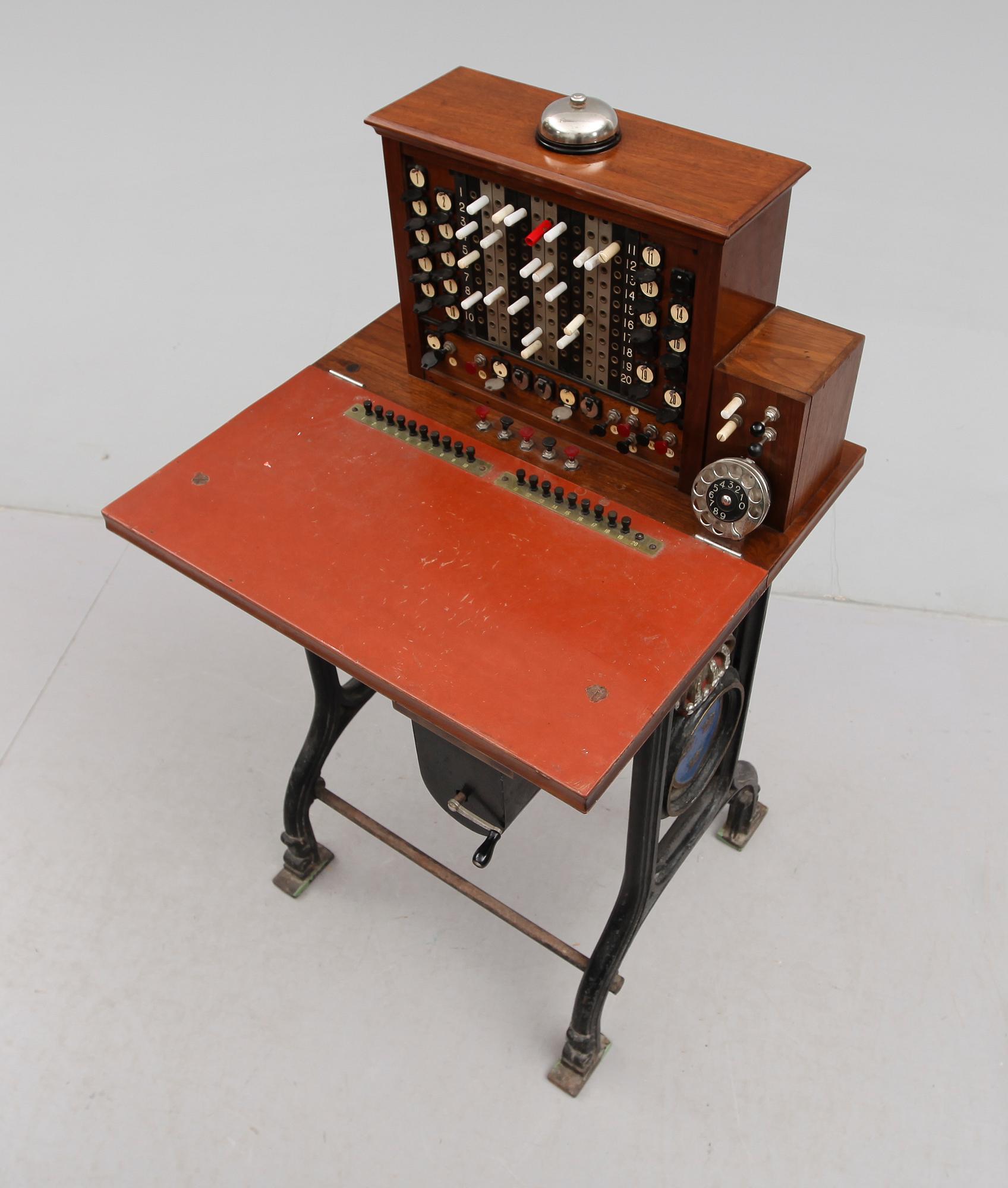 TELEFONVÄXEL, 1900-talets första hälft.