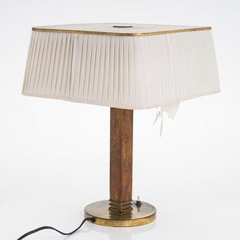 Paavo Tynell, bordslampa, modell 5066, Taito Oy, 1900-talets mitt.