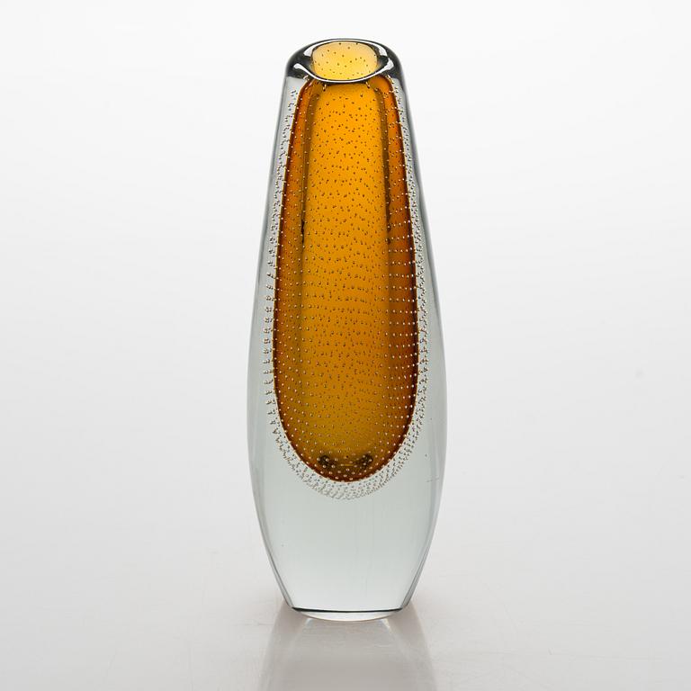 Gunnel Nyman, a glass vase, signed G. Nyman Nuutajärvi Notsjö -56.