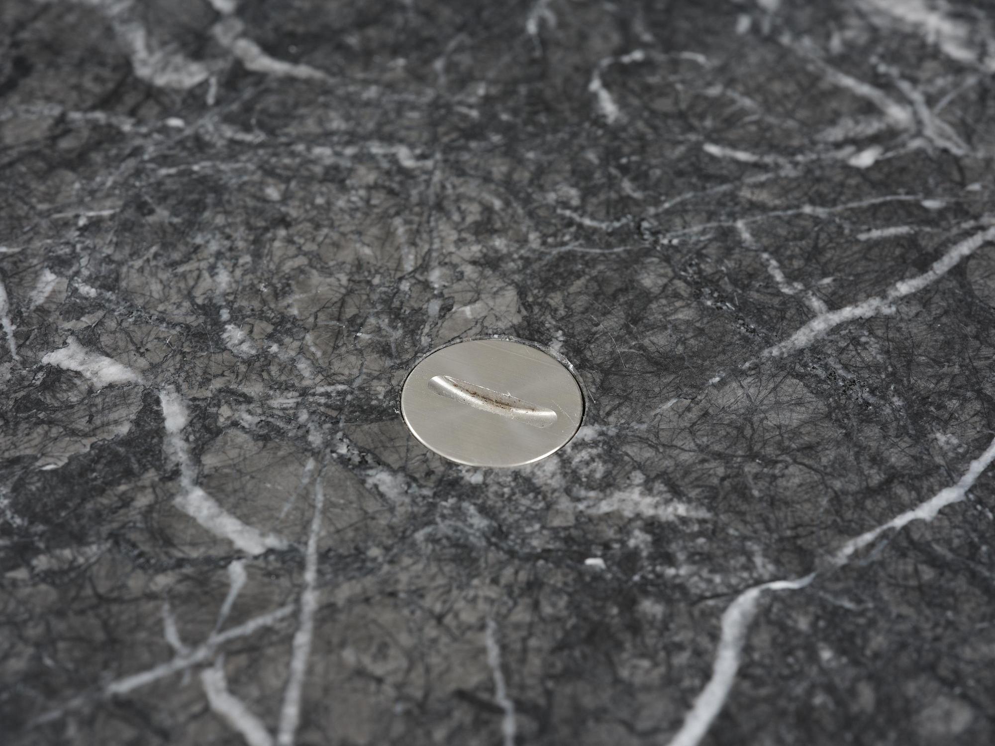 Per Söderberg, matbord, "NEB Dining Table", No Early Birds, Stockholm, 2022.