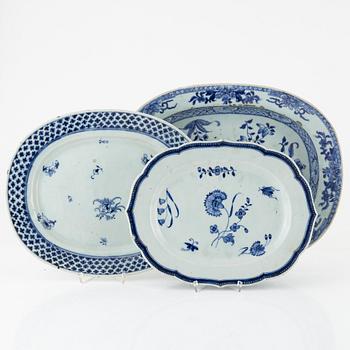 Serveringsfat, 3 st, porslin, Kina, Qianlong (1736-95).
