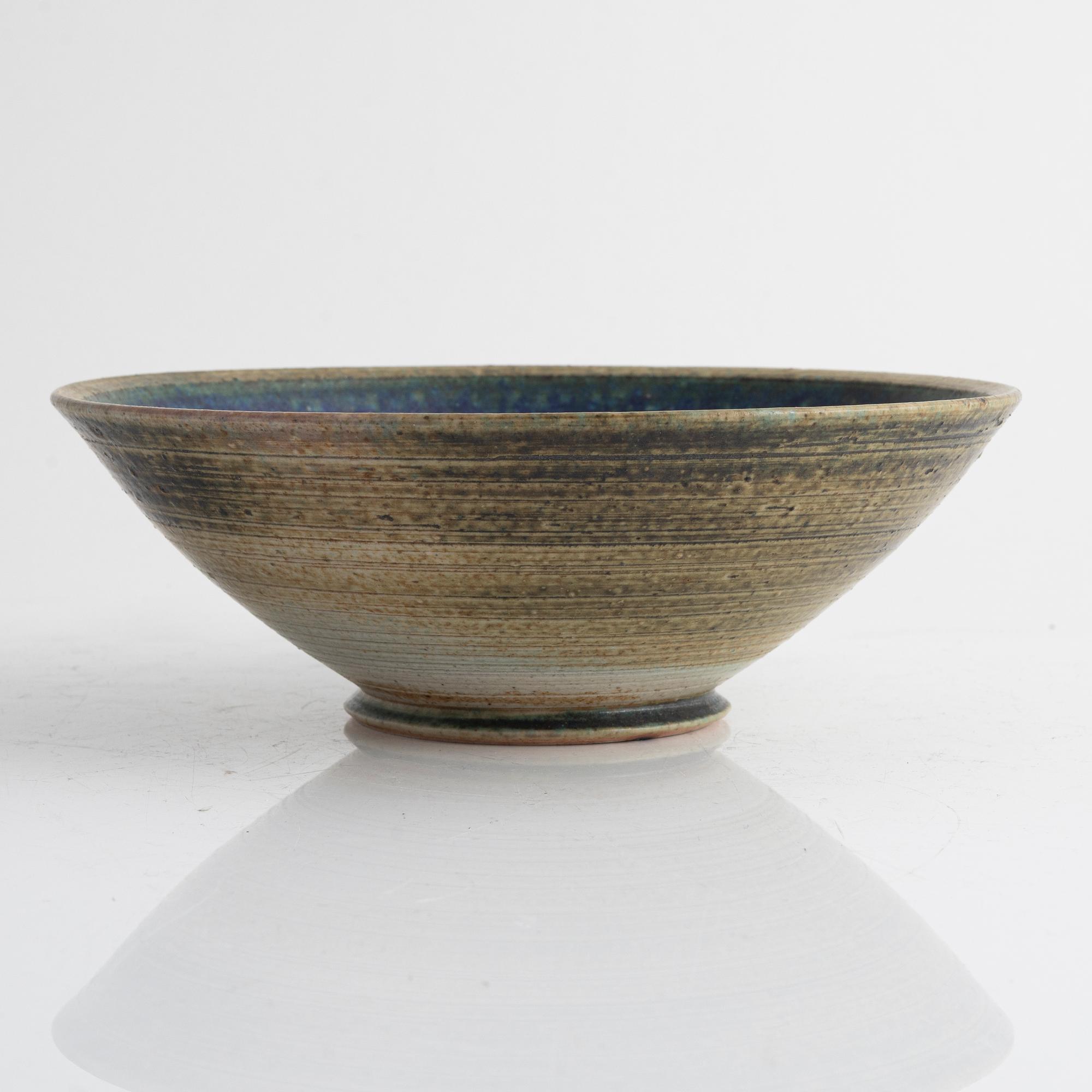 Francesca Mascitti-Lindh, a stoneware bowl, Arabia, Finland.