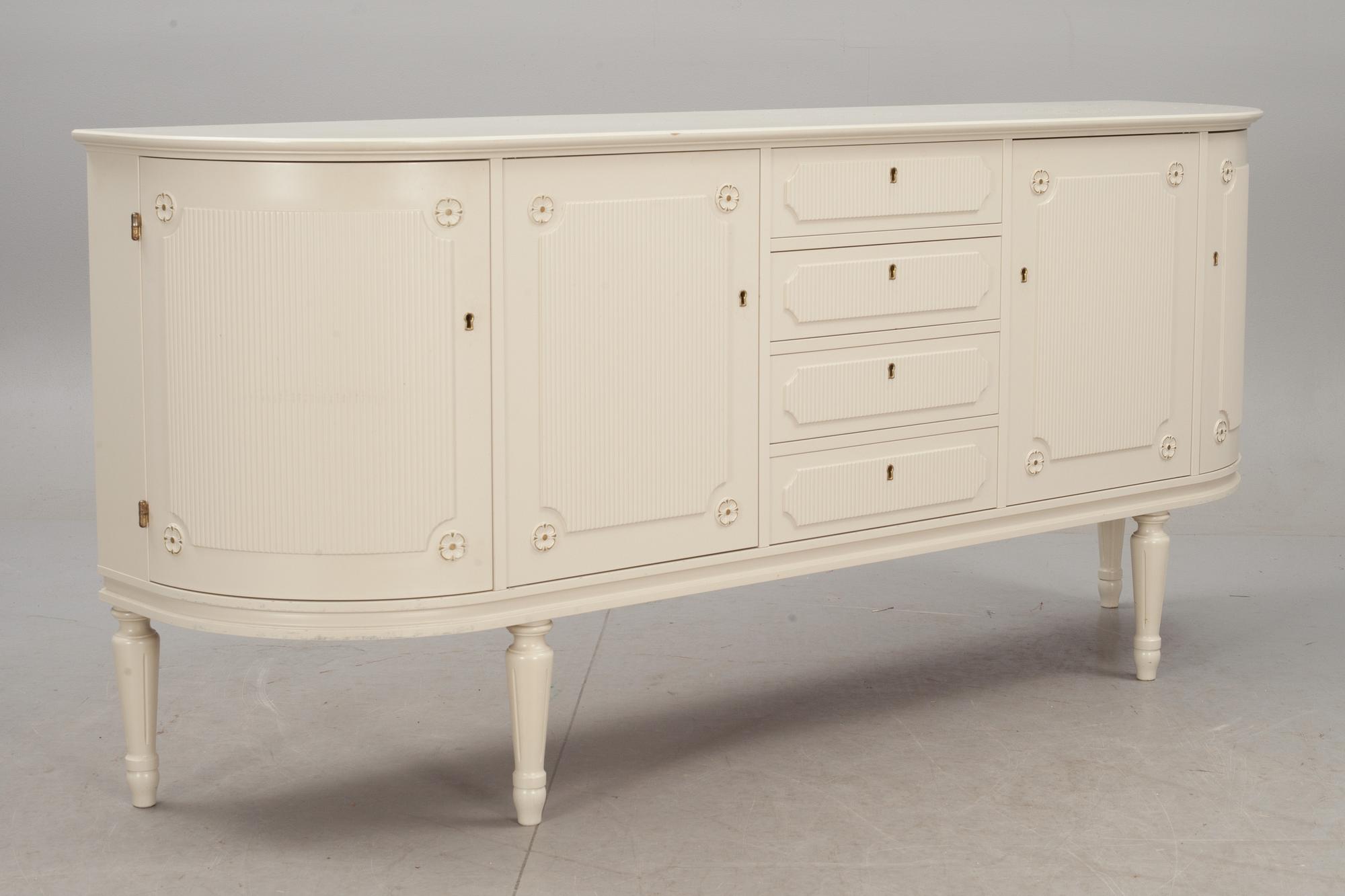 SIDEBOARD, Gustaviansk stil, 1900-tal.