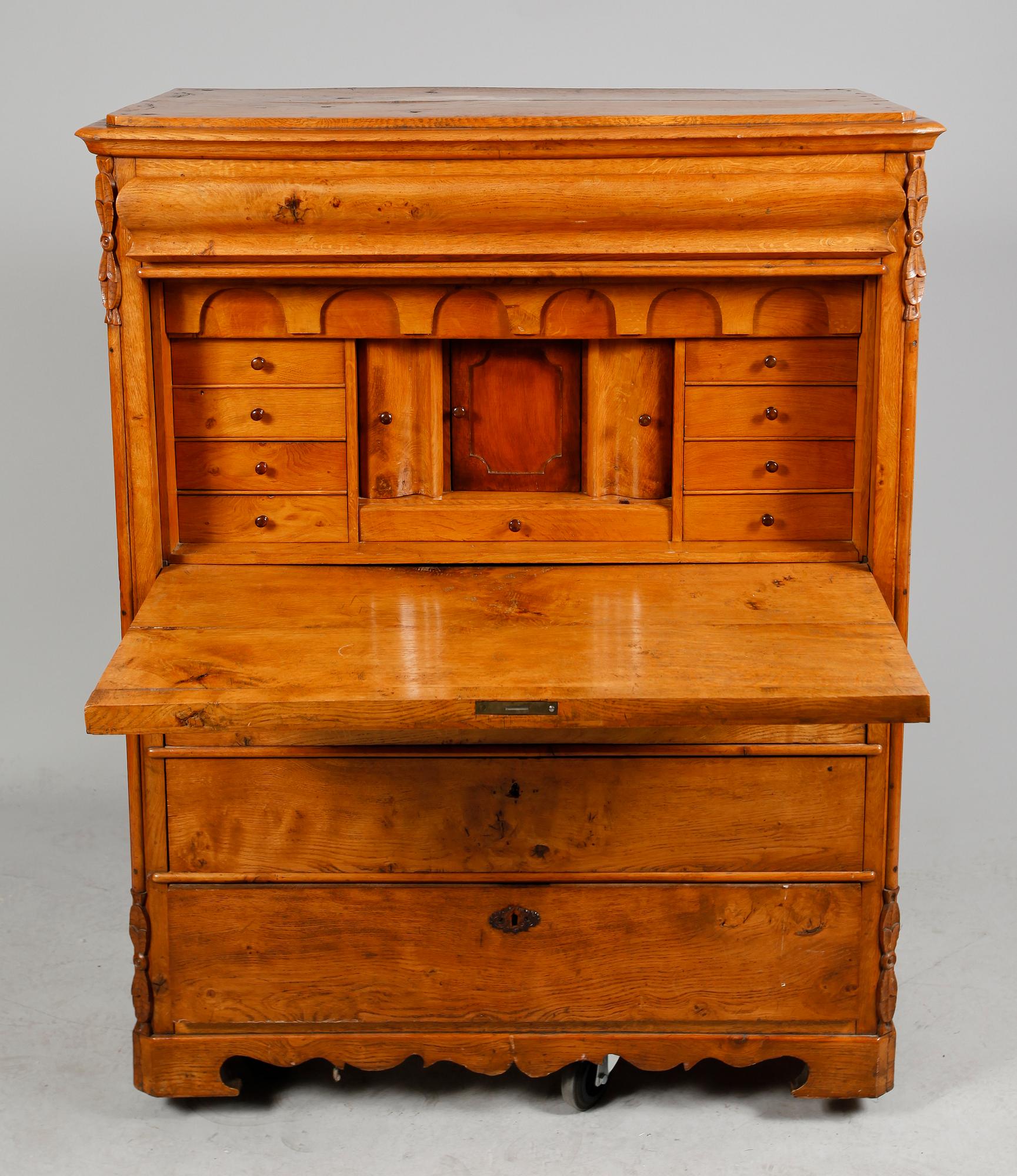 CHIFFONJÉ, 1800-talets mitt.