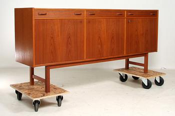 SIDEBOARD, 1900-talets mitt.