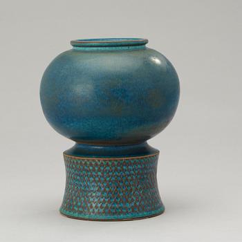 A Stig Lindberg stoneware vase, Gustavsberg studio 1963.