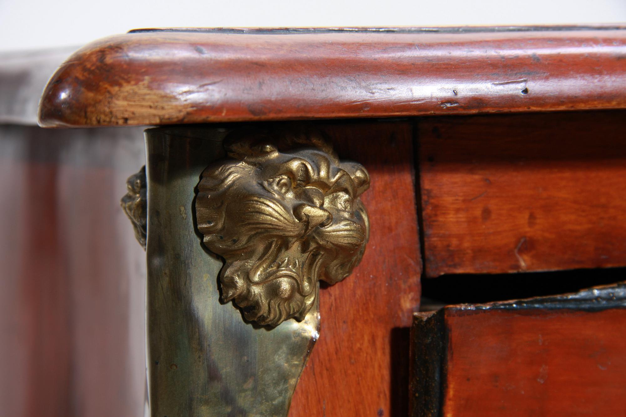 BYRÅ, rokoko, 1700-tal.