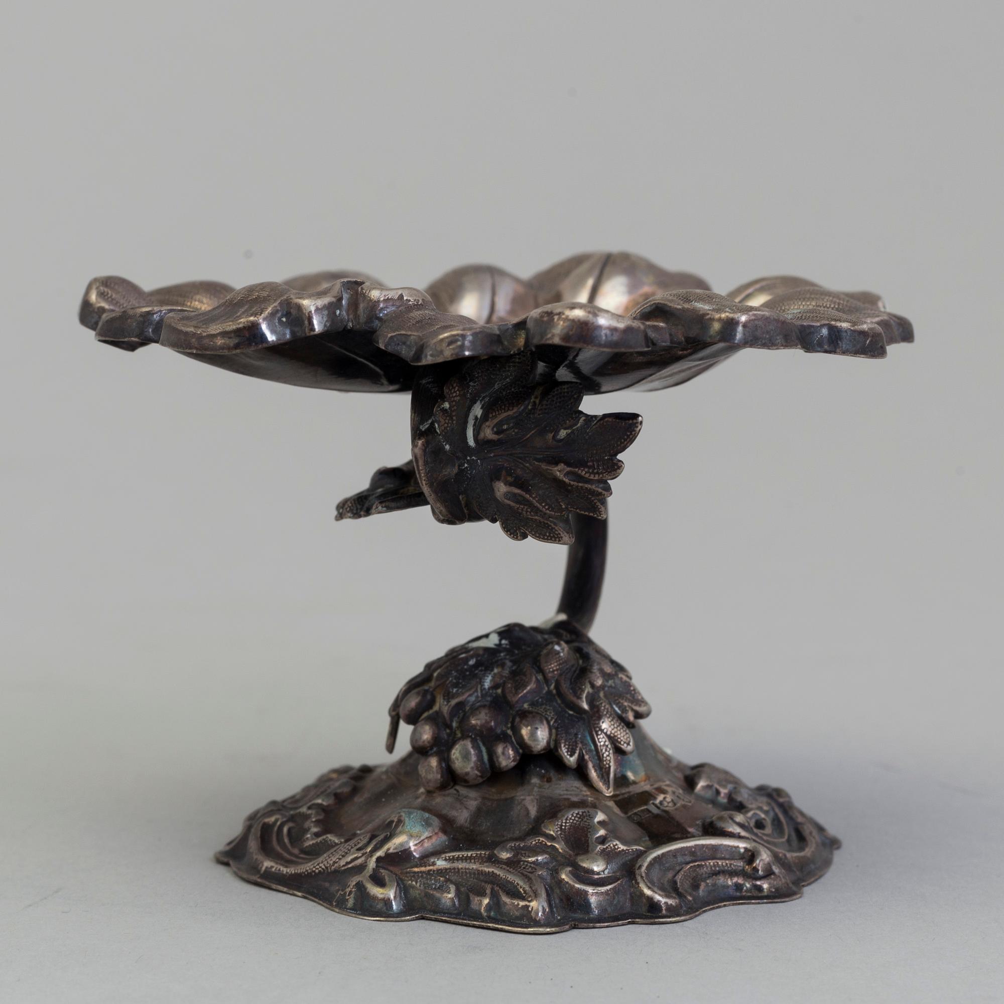 TESPINDEL & NÅLFAT, silver, bl a Gustaf Möllenborg, Stockholm, 1860.