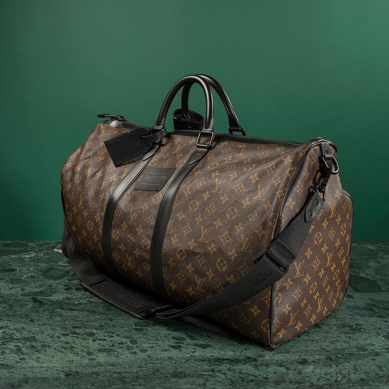 LOUIS VUITTON,.