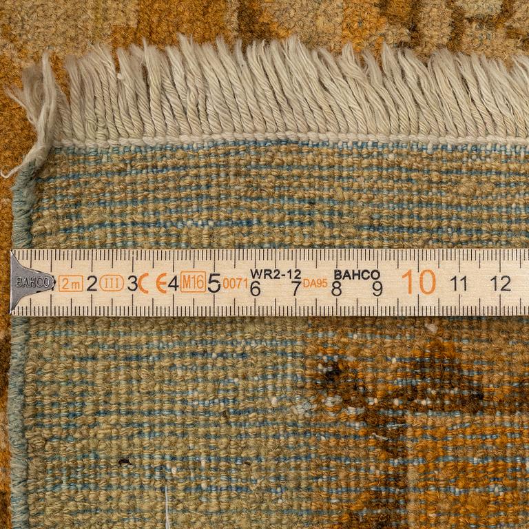 An Amritsar Carpet, North India, c 460 x 365 cm.