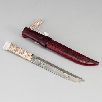 PENTTI TURUNEN, a reindeer horn knife.