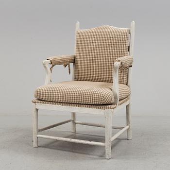 A painted armchair from around year 1800.