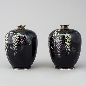 A pair of Japanese cloisonné vases, Meiji period (1868-1912).