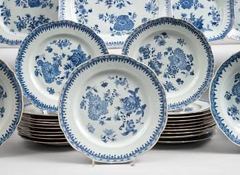 A blue and white dinner service, Qing dynasty, Qianlong (1736-95). (49 pieces).