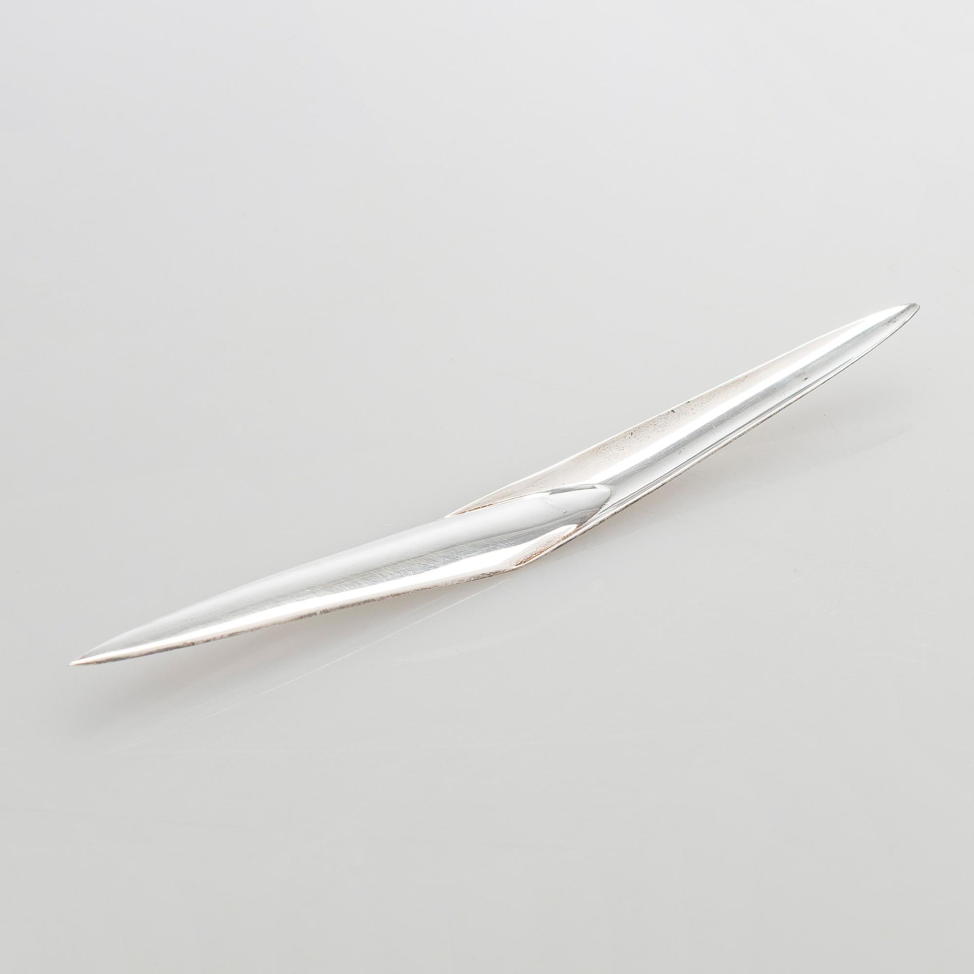 Tapio Wirkkala, A silver dish and letter knife, Kultakeskus Hämeenlinna 1960 and 1964.