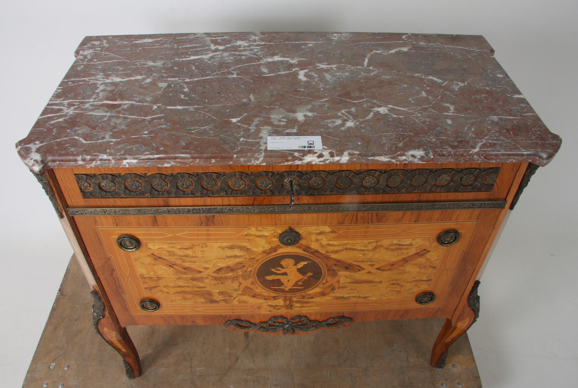 BYRÅ, gustaviansk stil, 1900-talets andra hälft.