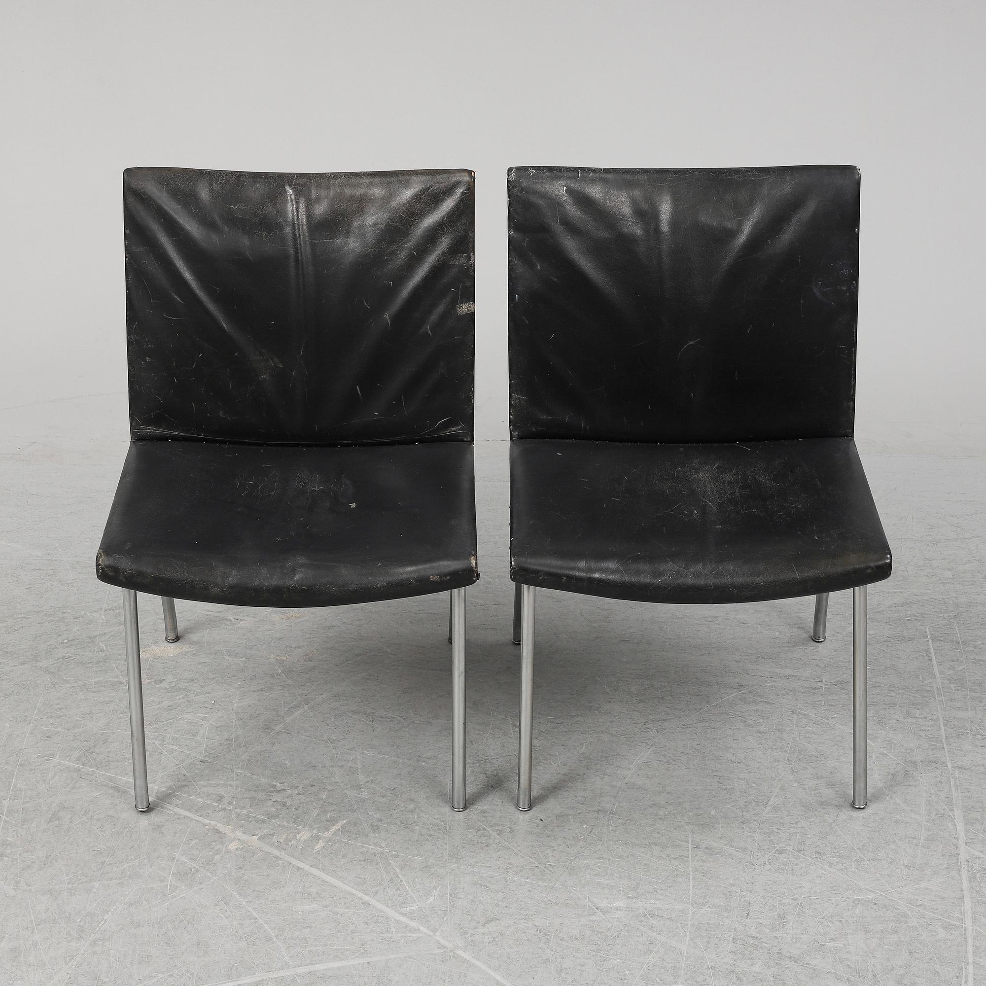 HANS J WEGNER, a pair of 'CH 401' 'Lufthavnstolen' chairs from the Kastrup series, Denmark, 1960's.