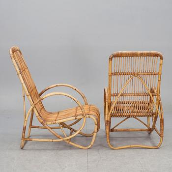 KORGFÅTÖLJER, ett par, 1900-talets mitt.