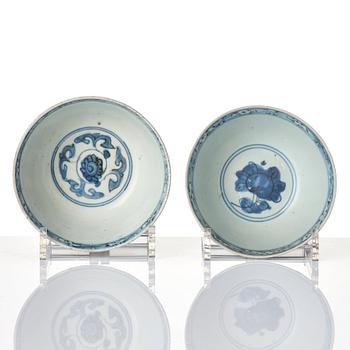 A set of five blue and white bowls, Ming dynasty (1368-1644).