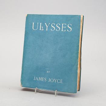 James Joyce, "Ulysses" paperback book 1928.
