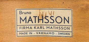 BRUNO MATHSSON, FÅTÖLJ "Eva" för firma Karl Mathsson, Värnamo, handsignerad 1941.