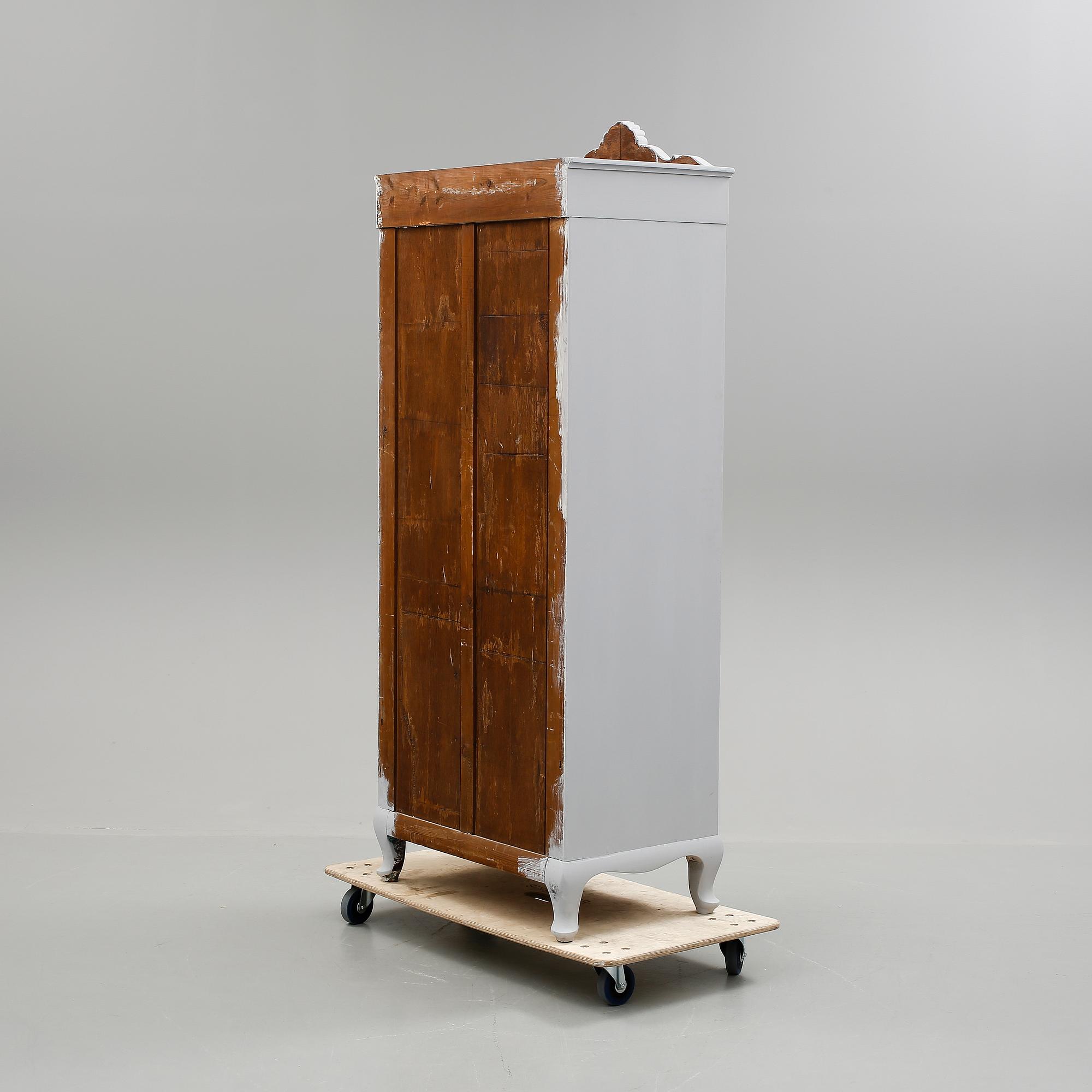 KLÄDSKÅP, 1900-talets början.