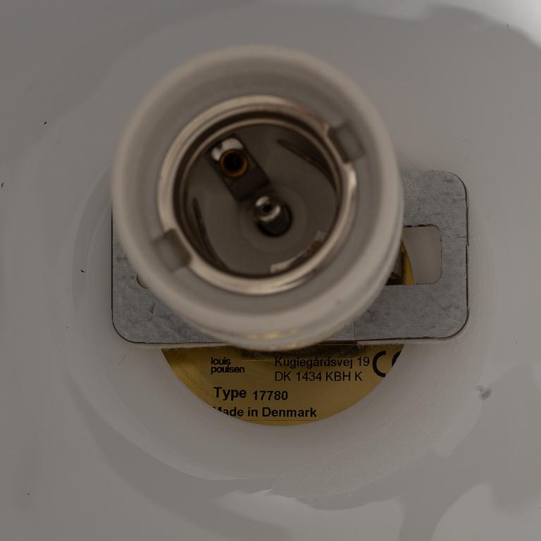 Wilhelm Lauritzen, taklampa "VL45 Radiohus Pendant" för Louis Poulsen.