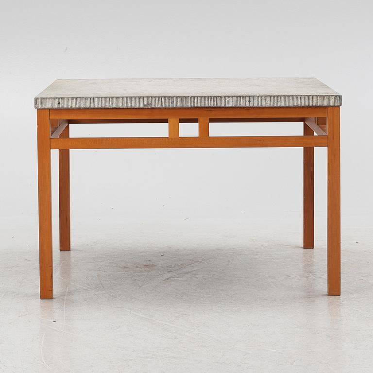 Kerstin Olby, a 'Kina' coffee table.