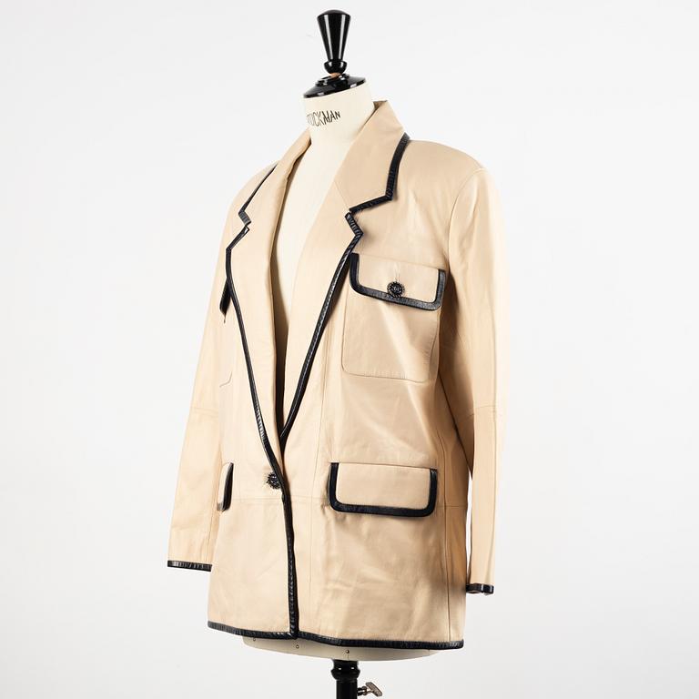 Chanel, leather jacket, size Fr 38.
