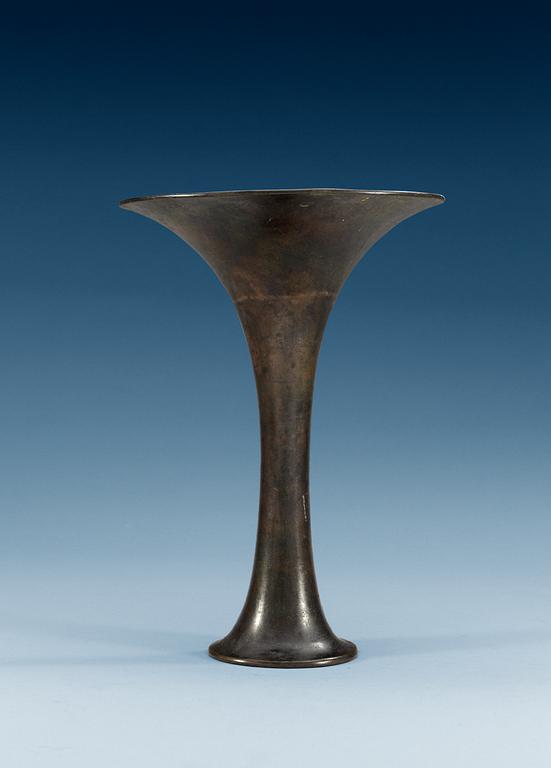 VINOFFERKÄRL, brons. Qing dynastin, 1700-tal.