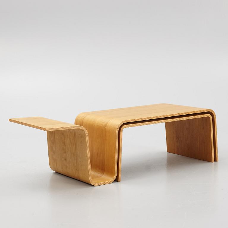 Jonas Ihreborn, coffee table/nesting tables, 2 pieces, "Satellite", 21st century.