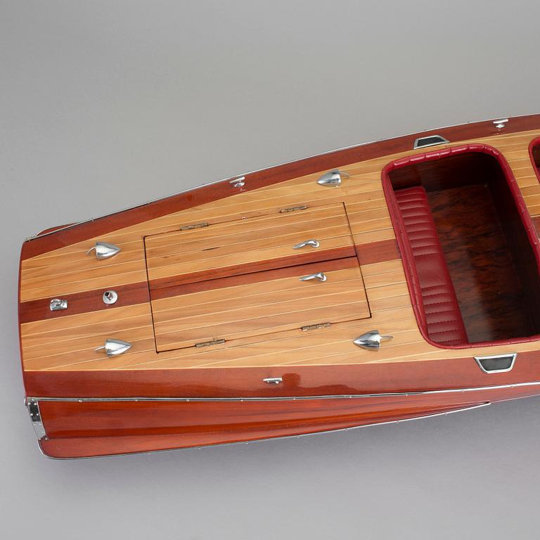 FARTYGSMODELL, "Criss Craft Barrel Back'', 2000-tal.