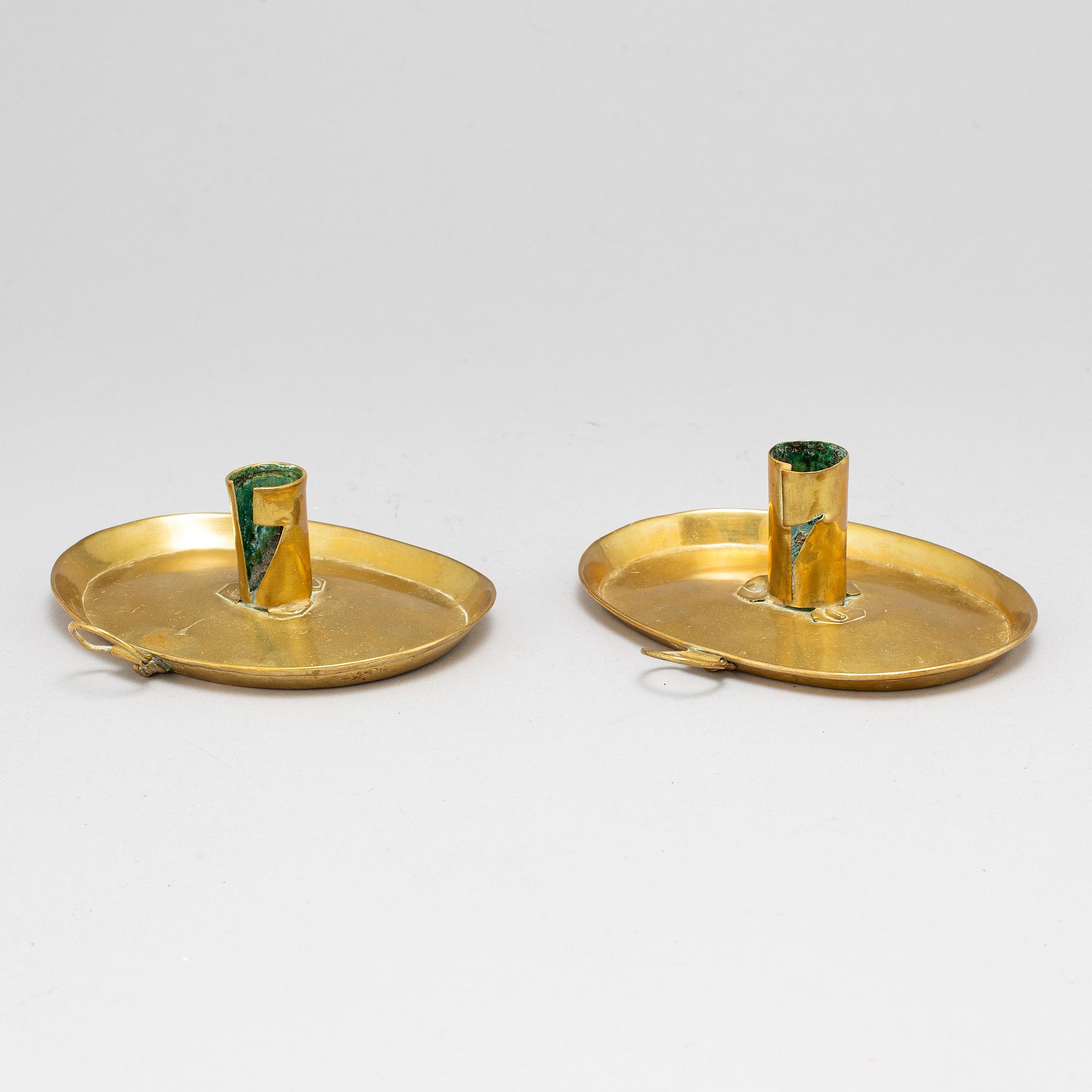 LJUSSTAKAR, ett par, mässing, 1700-tal.