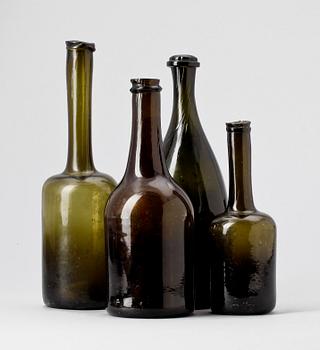 FLASKOR, 4 st, glas, trol. tidigt 1800-tal.