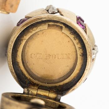Flacon, rökkvarts, locket i 14K guld med rubiner och rosenslipade diamanter, C.E. Bolin, Moskva 1890-tal.