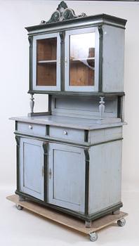 VITRINSKÅP, nyrenässans, omkring sekelskiftet 1800/1900.