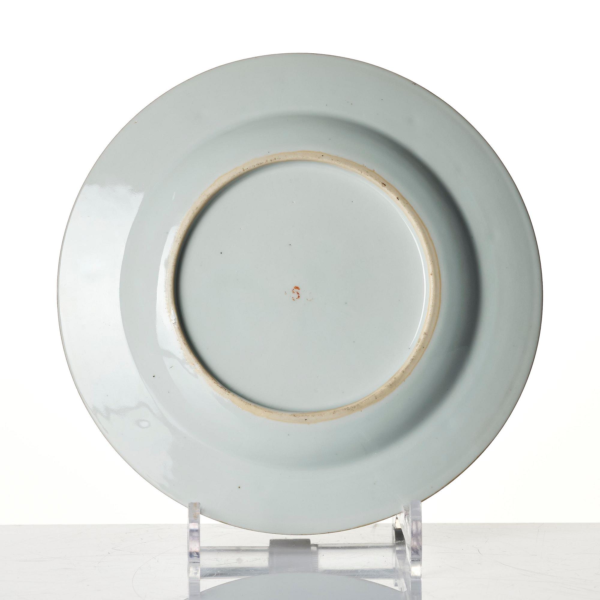 A famille rose 'European Subject' plate depicting the Judgement of Paris, Qing dynasty, Qianlong (1736-95).