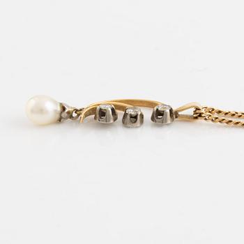 Gold pearl and brilliant cut diamond pendant, with chain.