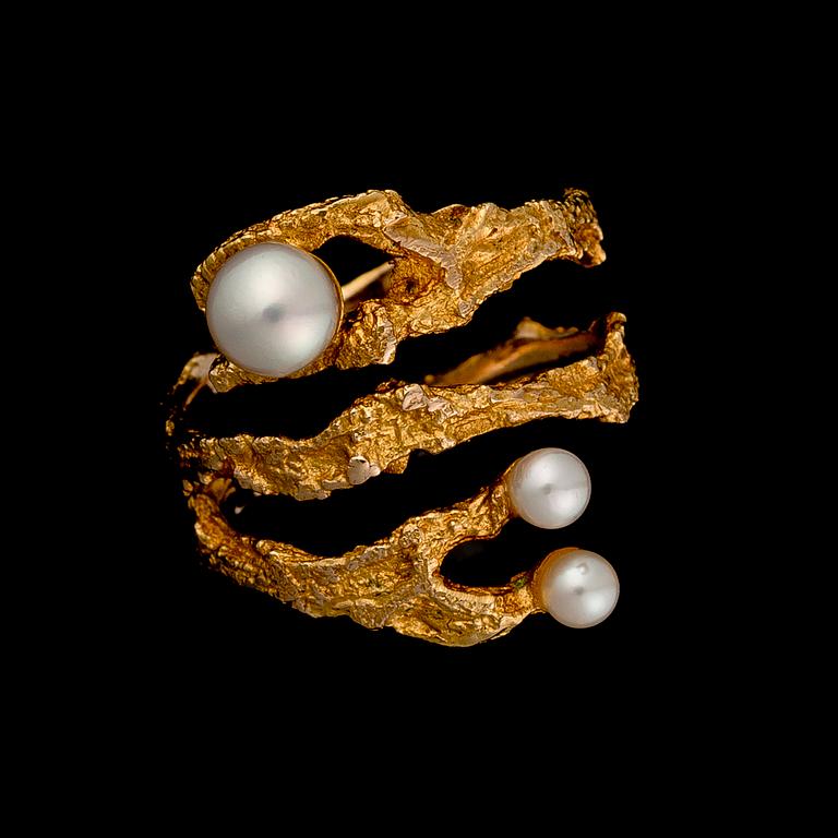 BJÖRN WECKSTRÖM, RING, "Octobus", cultured pearls, 14K gold. Lapponia 1972.