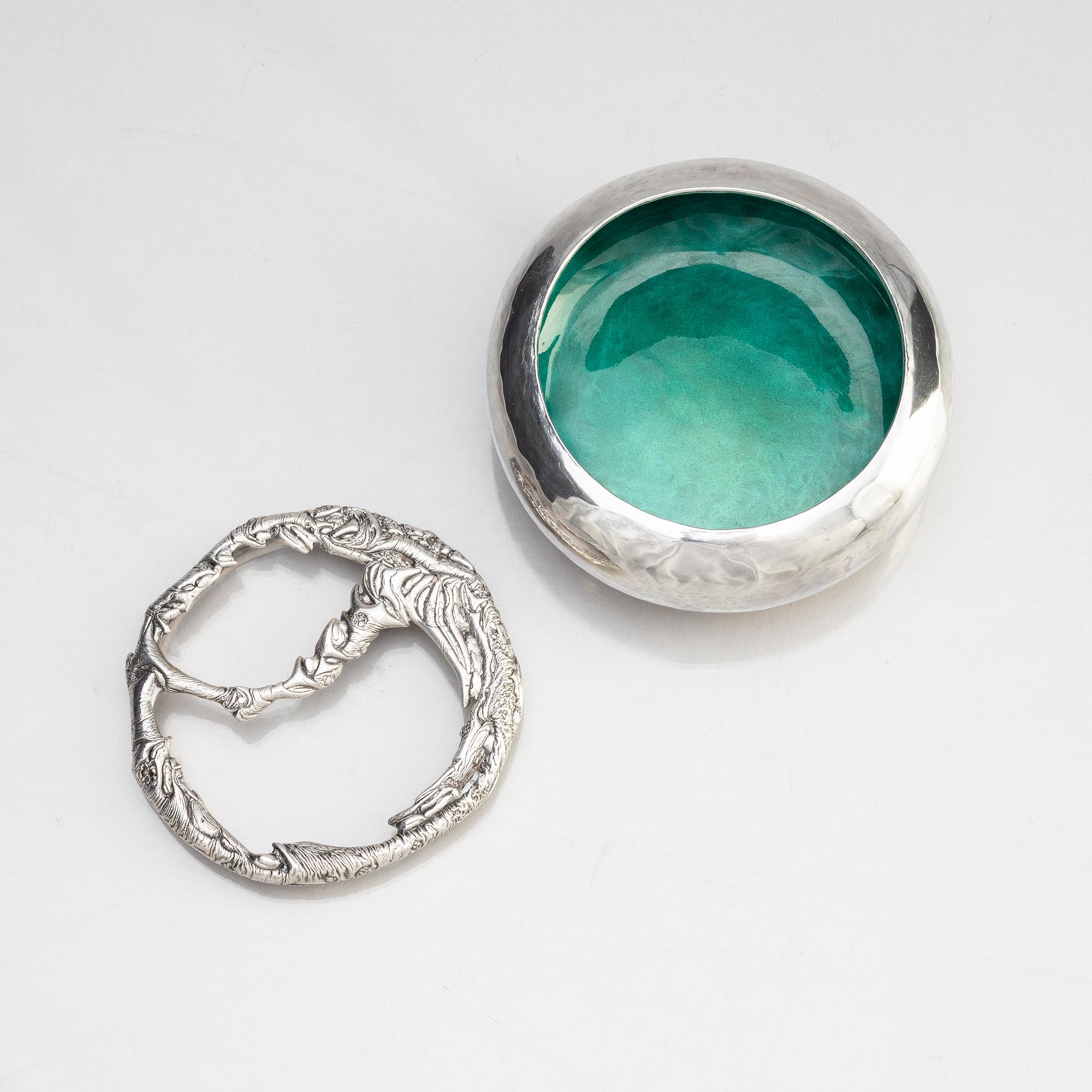 Skål i sterlingsilver och emalj, design Barbro Littmarck, W.A. Bolin, Stockholm 1977.