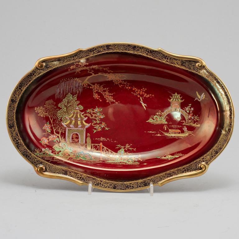 FAT, 2 st, porslin, Carlton Ware, England, 1900-talets första hälft.