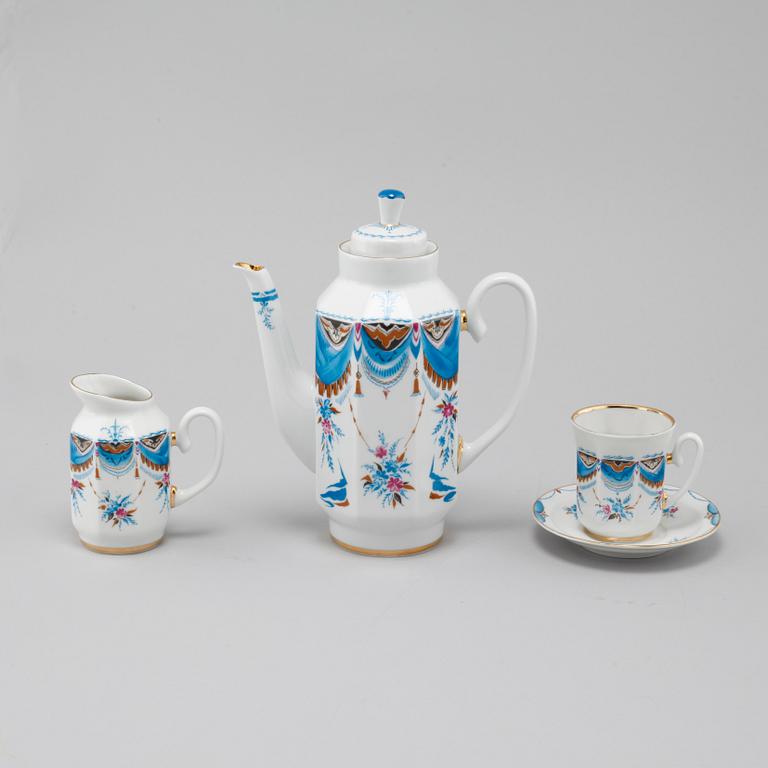 17 pcs tableware by Lomonosov, second half of the 20th century.