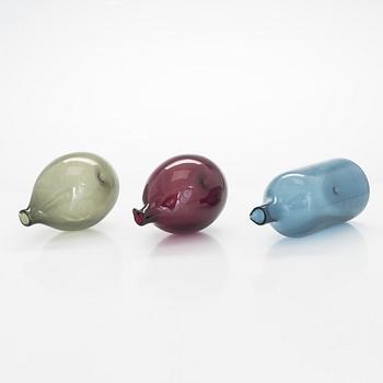 Timo Sarpaneva, a set of three "Bird bottles", signed Timo Sarpaneva Iittala.