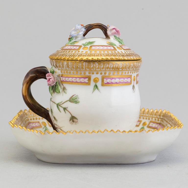 A Royal Copenhagen 'Flora Danica' custard cup with lid and plate model #3514 and #3515.